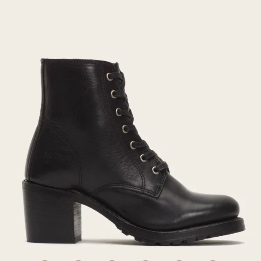 Frye Sabrina lace up boot